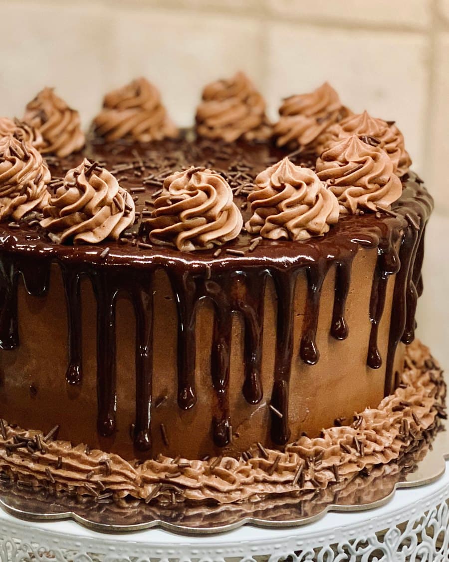 Bolo Chocolate com morango da Kuka Fresca